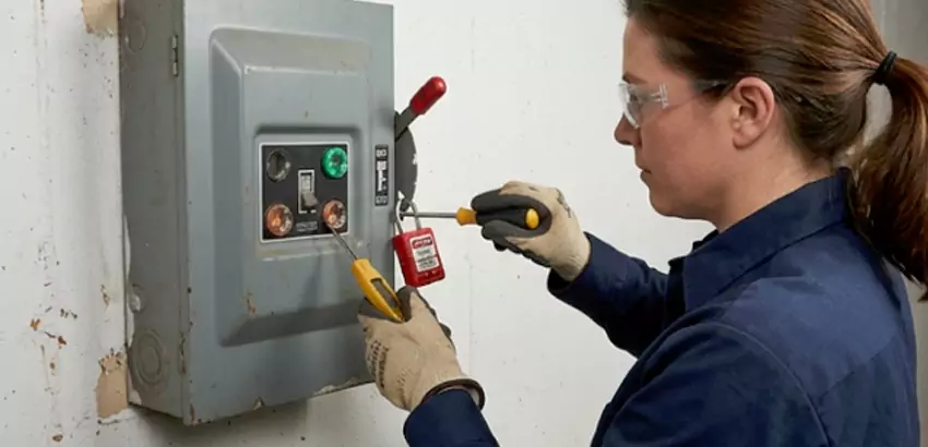 Ceiling Electrical Box Replacement in Plant City