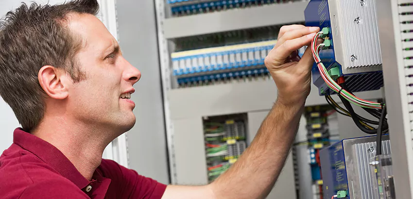 Offshore and Petroleum Facility Electrician in Plant City